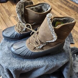 BareTraps Brown and Black Lace Up Boots with Faux Fur NWOT